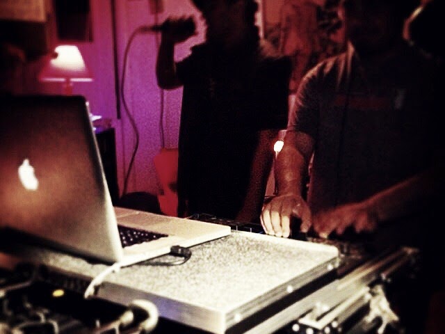 w/ DJ Seven - Live @ the Fold